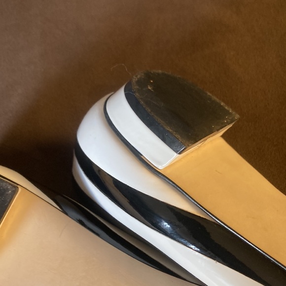 Vince Camuto  black and white shoes - Picture 5 of 5